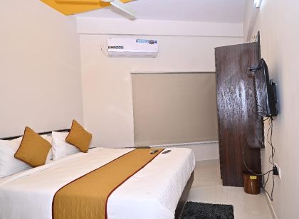 Hotel S L N Comforts