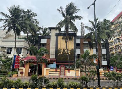 Hotel Lee Garden Near to Blue Flag Beach 500 Mtrs