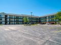hometowne-studios-by-red-roof-chicago-waukegan