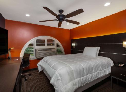 Hotel Vinea, a Travelodge by Wyndham