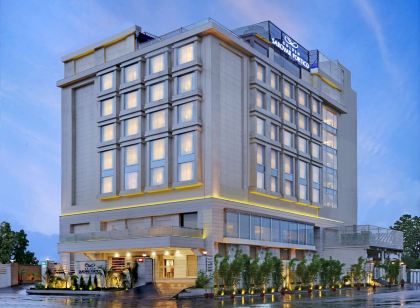 Golden Sarovar Portico