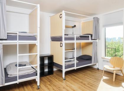 Auberge Saintlo Montréal Hostel