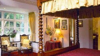 two-bridges-hotel