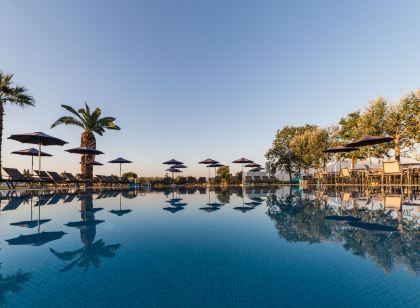 Mythic Summer Hotel