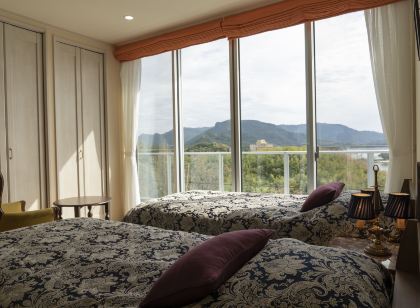 라 크라쎄 엔젤로드 웨스트