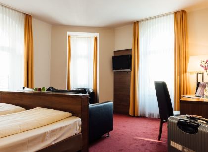 Arcade Hotel
