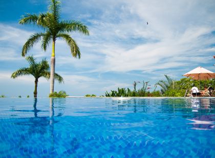 Parador Nature Resort and Spa