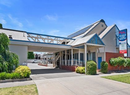 MAS Country Riverboat Lodge Motor Inn