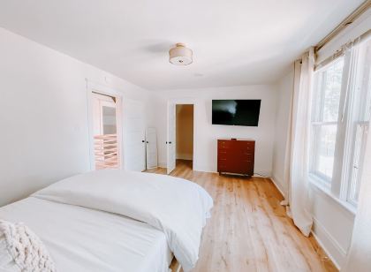 Downtown Marshall Home - Walk to Shops & Restaurants - Long Stays Welcome