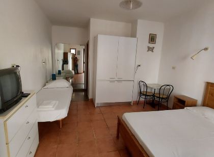 Vatican Rooms Guest House