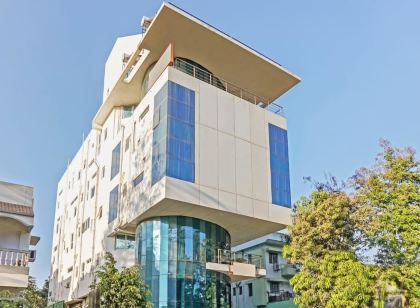 Capital O 29876 Hotel House Khas