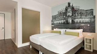 super-8-by-wyndham-dresden