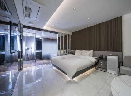 Rendezvous Hotel