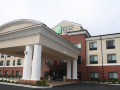 holiday-inn-express-and-suites-fairmont-an-ihg-hotel