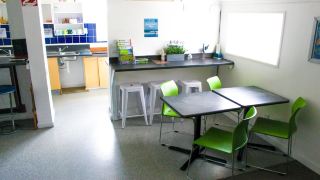 microtel-lodge-hamilton-hostel