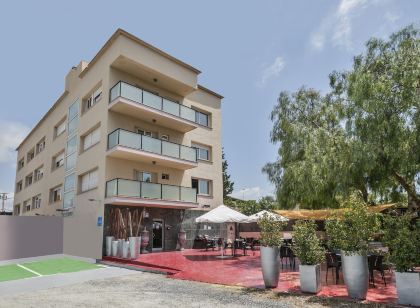 Hotel H