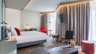 canopy-by-hilton-madrid-castellana