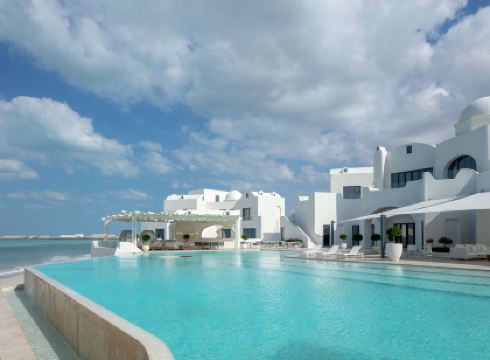 Anantara Santorini Abu Dhabi Retreat - Adults Only