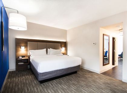 Holiday Inn Express & Suites Nashville - Brentwood I-65