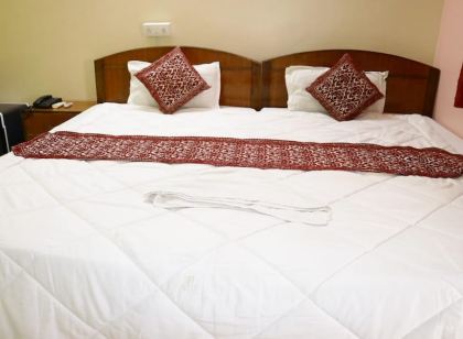 Goroomgo Diamond Plaza Rajgir