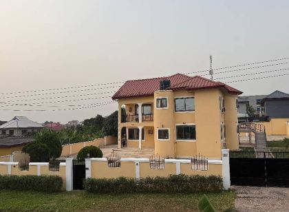 Entire First Floor With 3 En-suite Bedrooms