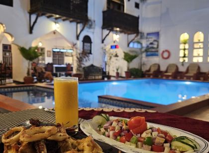 Dhow Palace Hotel