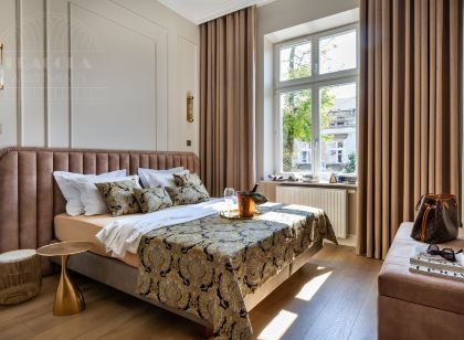 Canvas House by Fragola Collection