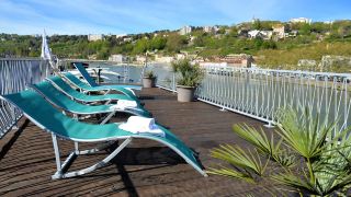 studio-sur-peniche-le-cormoran-bord-de-saone-a-lyon