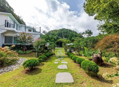 비발디 산골짜기하얀집