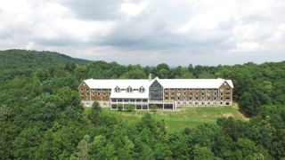 amicalola-falls-state-park-and-lodge