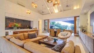 prestigious-15bedroom-villa-private-complex