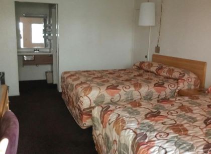 EZ 8 Motel Airporter