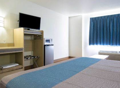 모텔 6 라스 크루시스 - 텔셔