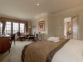 western-house-hotel