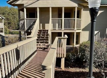 JayBird's Nest at Rumbling Bald in Lake Lure w/ pools, sauna, lake, spa, golf