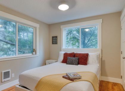 Cozy Cannon Beach Home Near Haystack Rock & Downtown Steps From the Sea by Avantstay