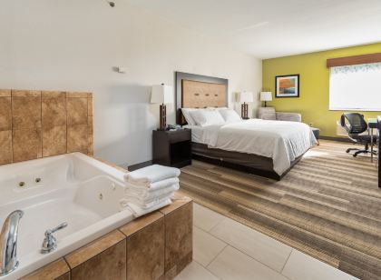 Country inn and Suites by Raddison South Haven