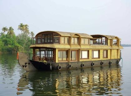 Cosy Houseboats