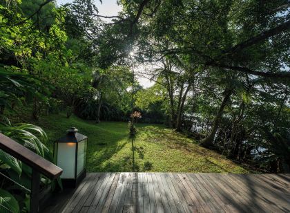 Lakeside Villa Lily Pod in Bolgoda near Colombo