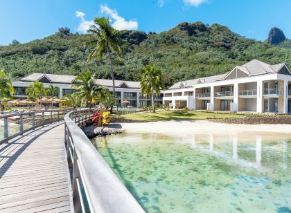 Cook's Bay Hotel & Suites