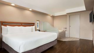 royal-hotel-calgary-trademark-collection-by-wyndham