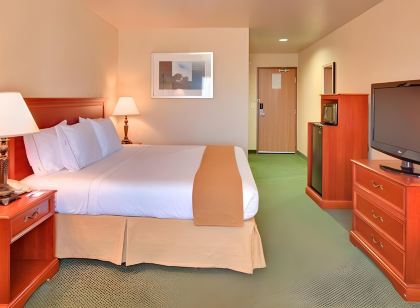 Holiday Inn Express & Suites TEHACHAPI HWY 58/MILL ST. by IHG