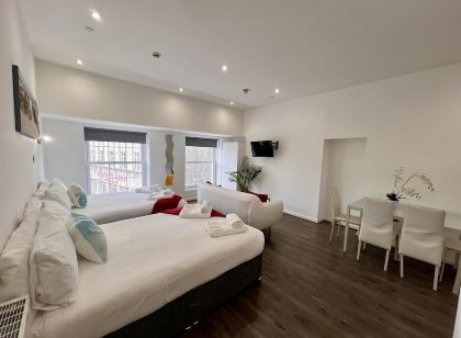 FoxHouse Studio Apartments