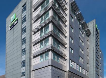 Holiday Inn Express Swindon City Centre