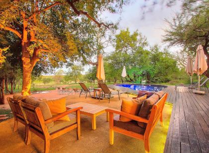 Mvuradona Safari Lodge