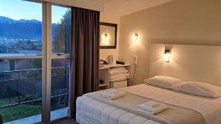 fiordland-hotel