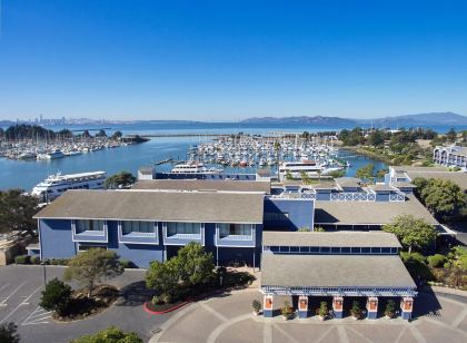 DoubleTree by Hilton Hotel Berkeley Marina