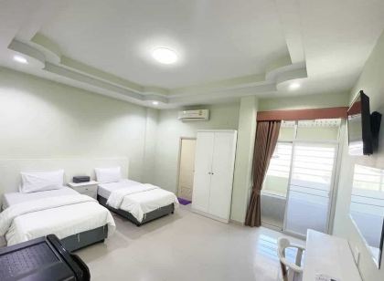 Grand Charoonrat Apartment