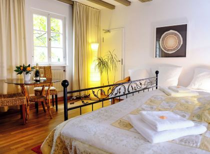 RheinRiver Guesthouse - Direkt am Rhein