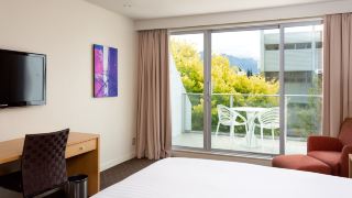 crowne-plaza-queenstown-an-ihg-hotel